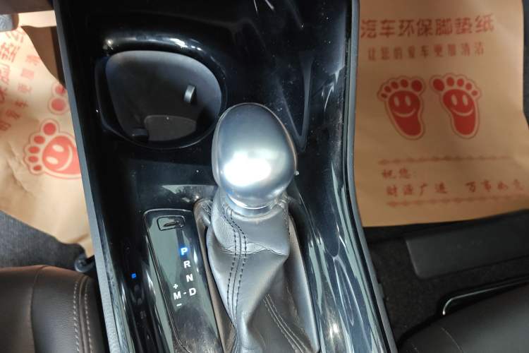 Used Toyota IZOA 2018 2.0L Yichi Version China VI Standard
