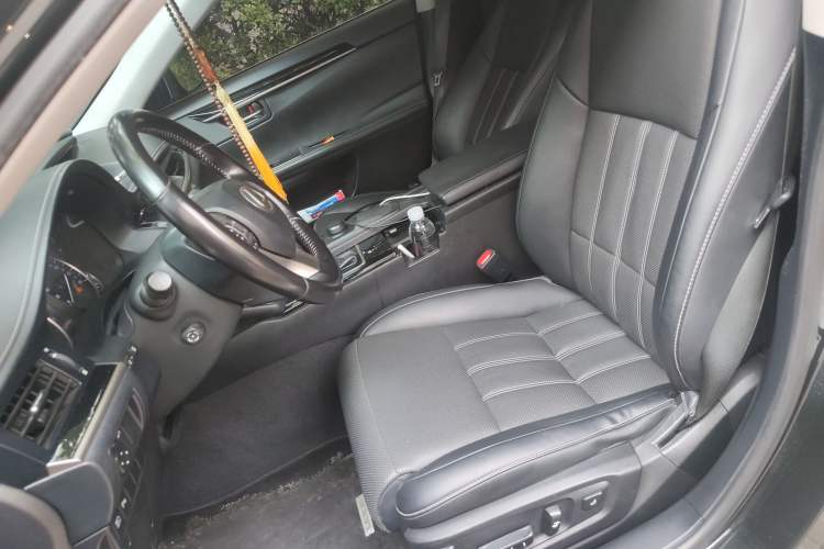 Used Lexus ES 2015 300h Comfort Edition
