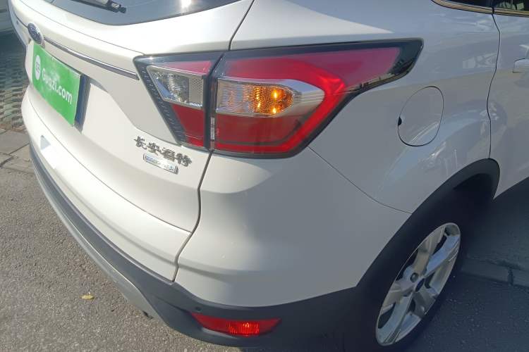 Used Ford Kuga 2017 EcoBoost 180 Two-Wheel-Drive Tiger Leap Model
