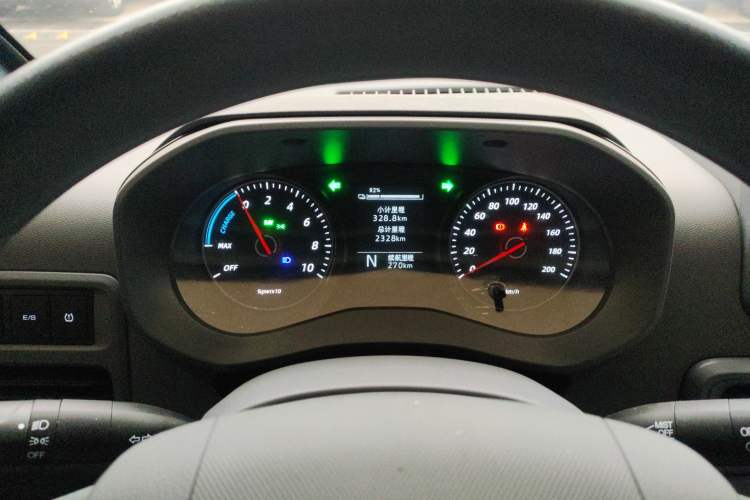 Used Wuling Yangguang 2024 300KM Comfort Version Passenger Van 75kW
