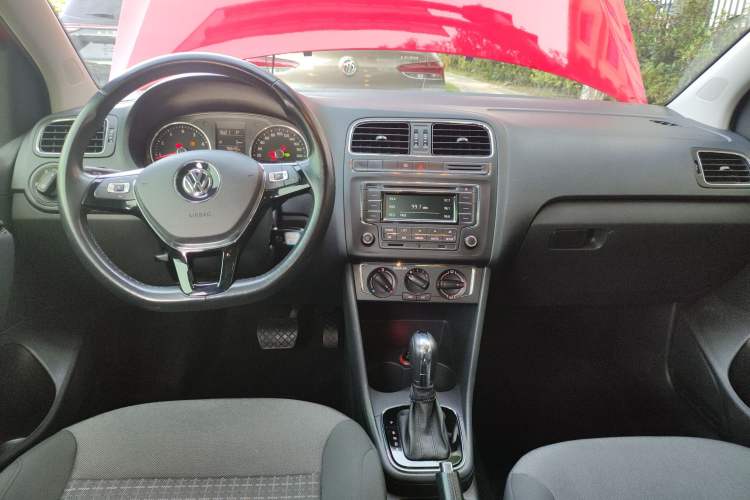 Used Volkswagen Polo 2016 1.6L Automatic Comfort Model