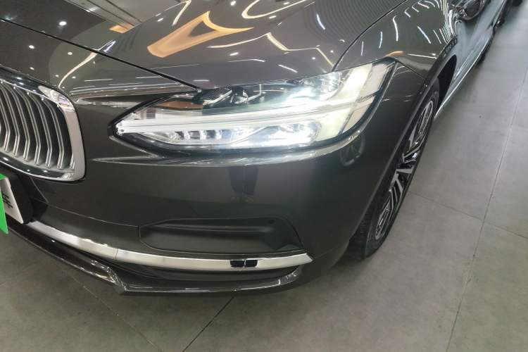 Used Volvo S90 2024 B5 Zhiyi Luxury Edition
