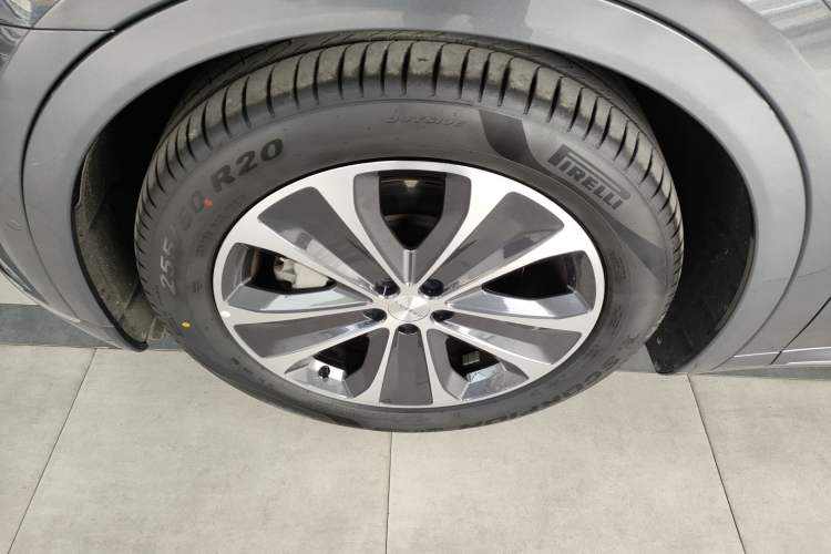 Used Hima Luxeed R7 2025 Range-Extended Version 251 km Max