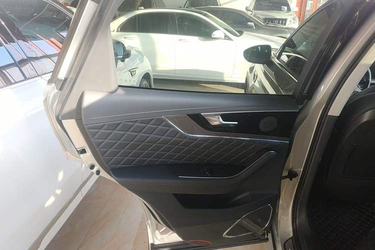 Used Hongqi HS5 2019 2.0T Smart Connect Flagship All-Wheel-Drive Version
