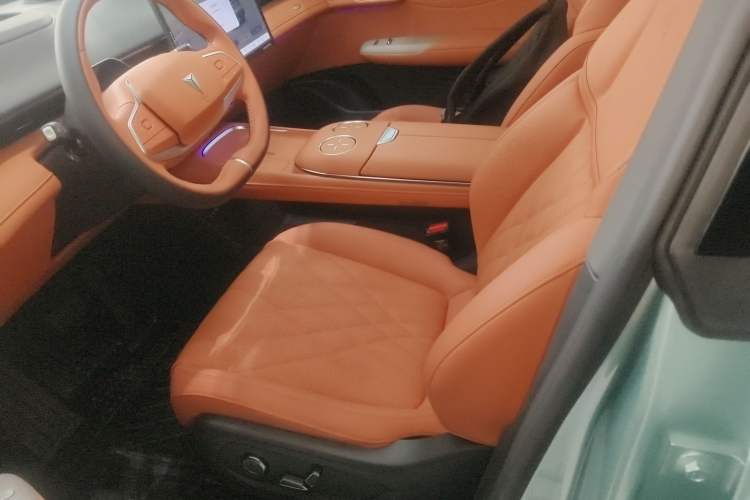 Used  S07 2023 200Max Range-Extended Version
