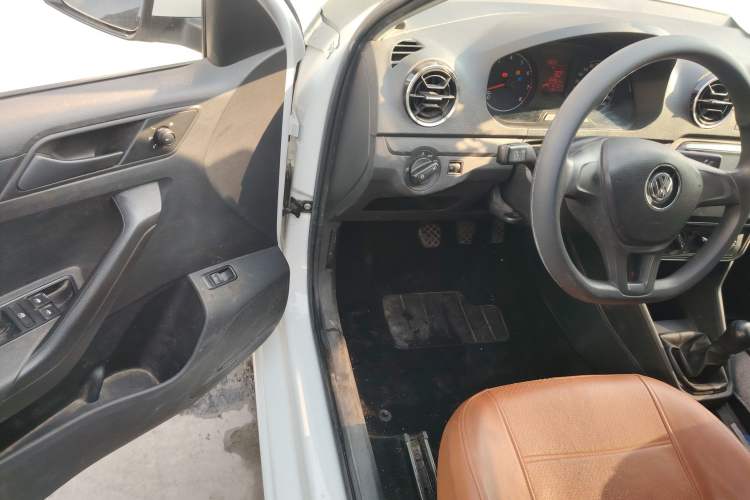 Used Volkswagen Jetta 2019 Dream Edition 1.4L Manual Fashion Version