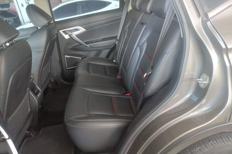 Used Geely Auto Emgrand X7 Sport 2018 1.8TD Automatic Two-Wheel Drive Smart Connect 4G Internet Edition