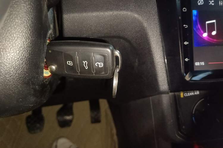 Used Volkswagen Jetta 2017 1.5L Manual Fashion Edition