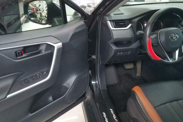 Used Toyota RAV4 2020 2.0L CVT Two-Wheel Drive Urban Edition
