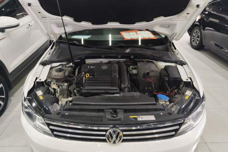 Used Volkswagen Lamando 2015 330TSI DSG Luxury Edition
