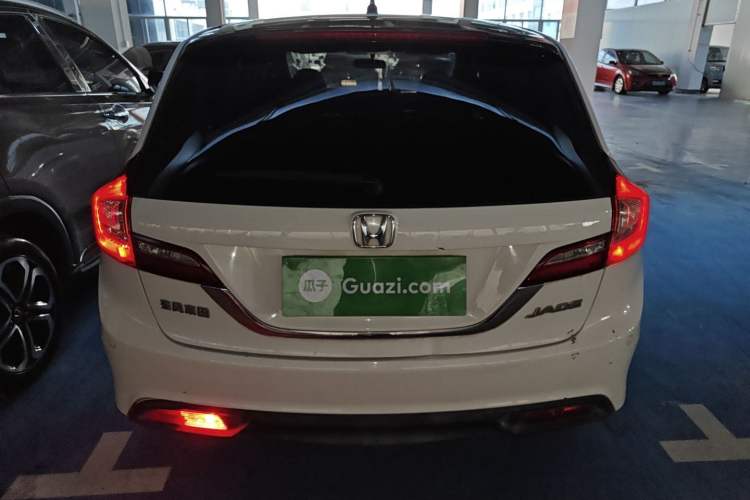 Used Honda Jade 2013 1.8L automatic Comfort version 5 seats