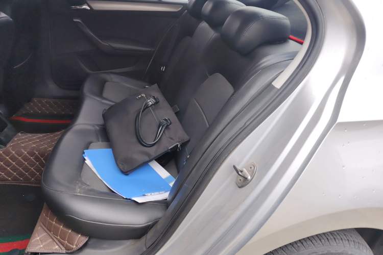 Used Volkswagen Santana 2013 1.4L Manual Comfort Edition
