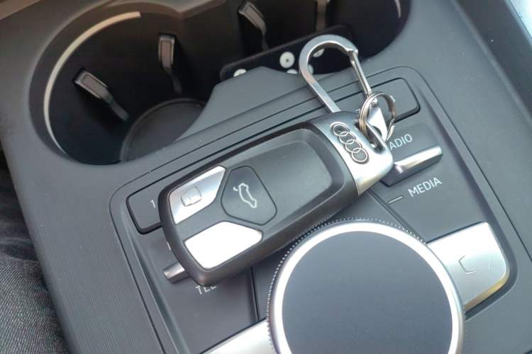 Used Audi A4L 2019 40 TFSI Fashion Version China V