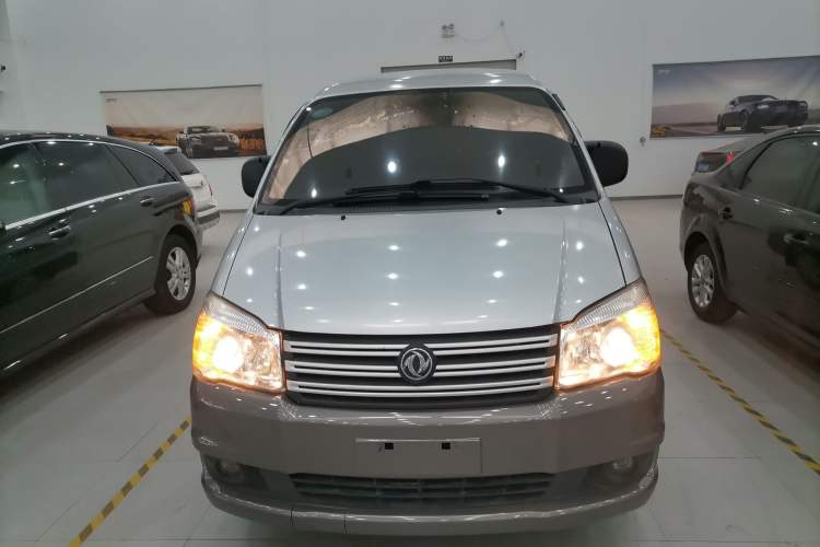 Used FORTHING Lingzhi 2015 M3 1.6L 7-Seater Standard Model
