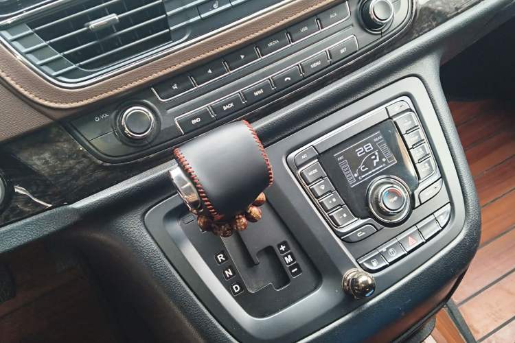 Used SAIC MAXUS G10 2016 2.0T Automatic Luxury Executive Edition