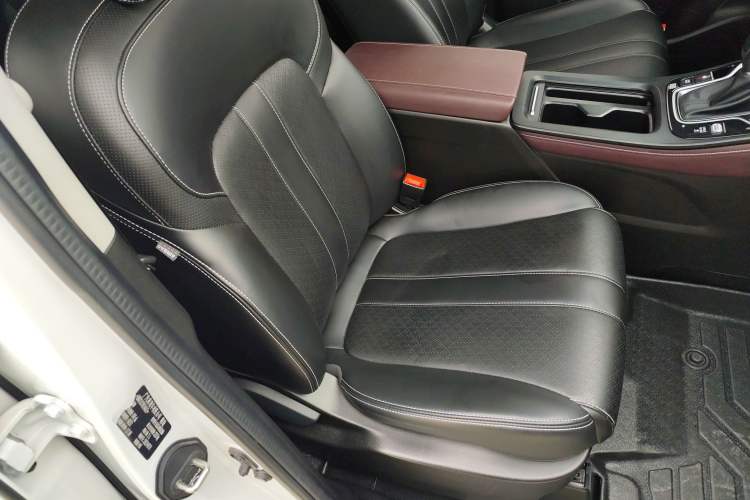 Used GAC Trumpchi M6 2021 PRO 270T DCT Luxury Edition
