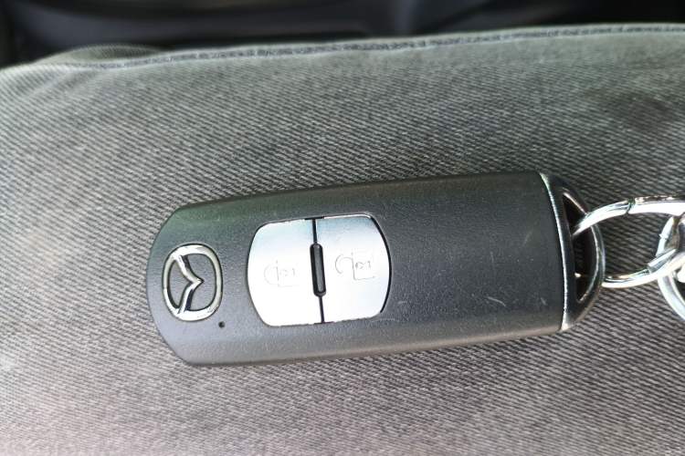 Used Mazda Mazda 3 Axela 2017 Hatchback 1.5L Automatic Luxury Model Emission Standard China V
