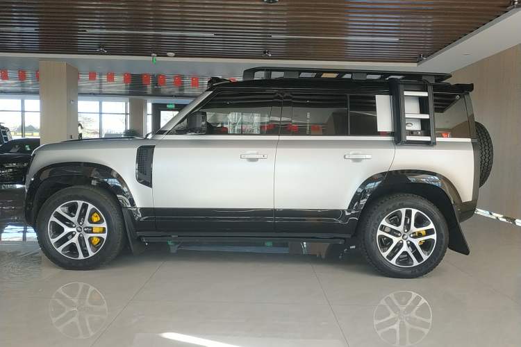 Used Land Rover Defender 2022 110 P400 Dark Edition