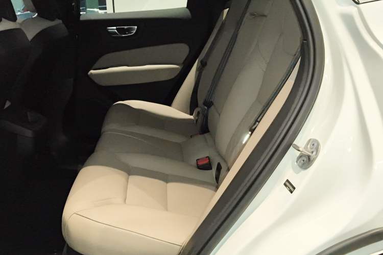 Used Volvo XC60 2026 B5 4x4 Smart Luxury Edition
