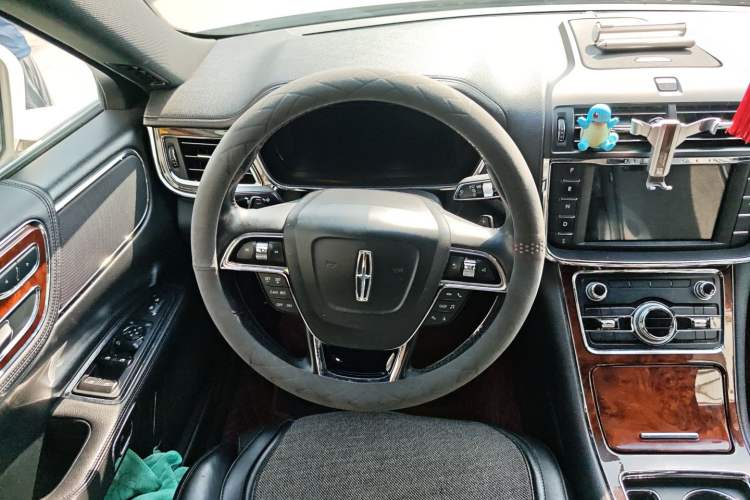 Used Lincoln Continental 2019 2.0T Two-Wheel Drive Luxury Edition China VI Standard
