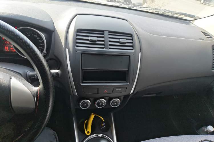 Used Mitsubishi ASX 2018 2.0L CVT Two-Wheel Drive Smart Orange Edition
