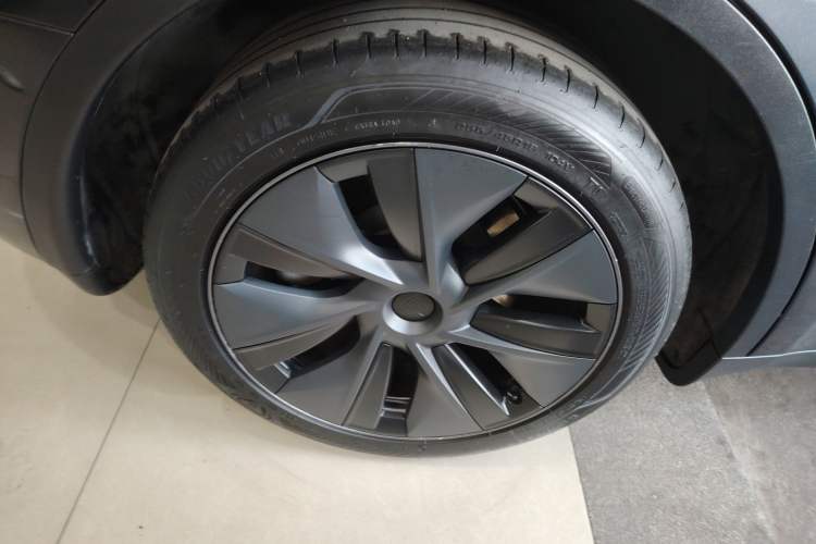 Used Tesla Model Y 2024 Rear-Wheel-Drive Version
