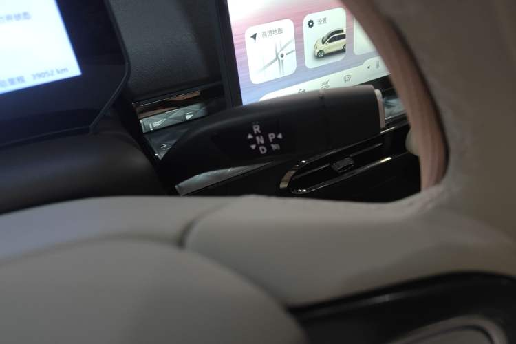 Used  3 2023 505km Pro
