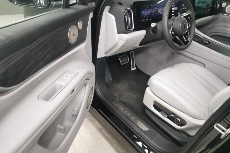 Used Hima AITO M9 2024 Range-Extended Ultra Version 42 kWh 6-Seater Model