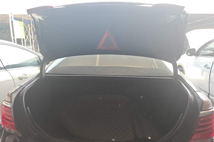 Used Toyota Crown 2012 2.5L Royal Leather Edition
