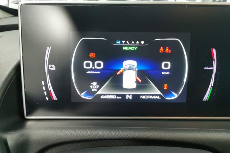 Used ORA White Cat 2022 Xiaoyue Mao Edition 360 km Luxury Model Lithium NMC
