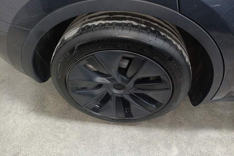 Used Tesla Model Y 2024 Rear-Wheel-Drive Version
