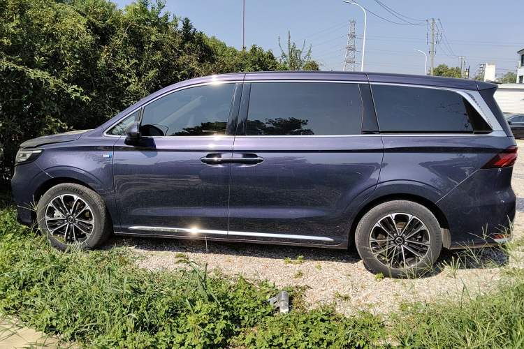 Used Roewe iMAX8 2021 400TGI Supreme Series Lu Zun Edition
