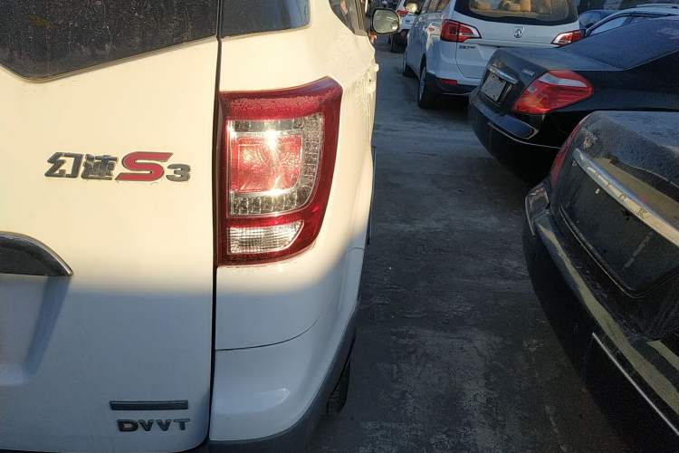 Used HYOSOW S3 2014 1.5L Comfort Version China IV Emission Standard
