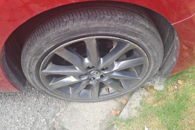 Used Mazda Mazda 3 Axela 2017 Hatchback 2.0L Automatic Luxury Model Emission Standard China V
