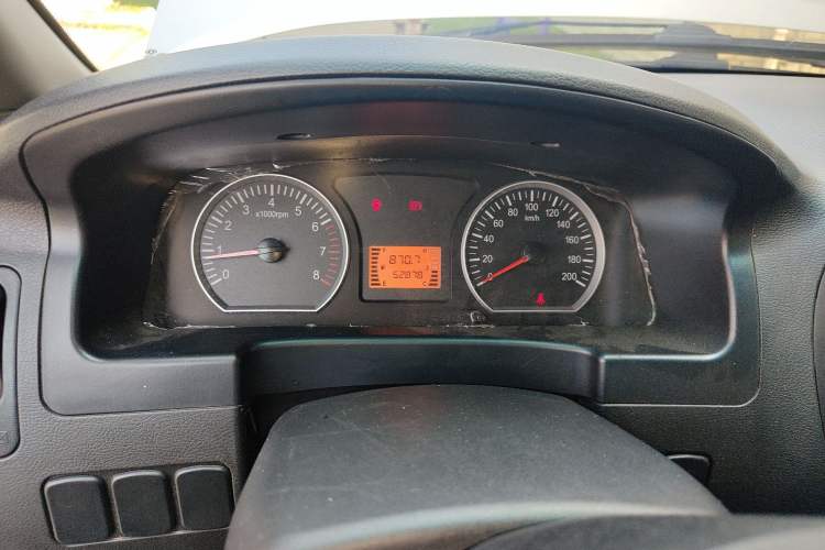 Used FORTHING Lingzhi 2017 V3 1.5L 7-seater Standard Model
