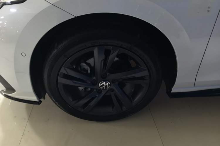 Used Volkswagen Golf 2023 Facelift 280TSI DSG R-Line Lite