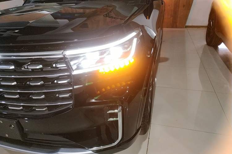 Used Ford Explorer 2025 2.3T EcoBoost Four-Wheel Drive Trail Edition 5 Seats