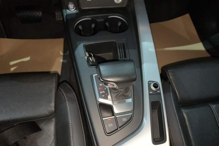 Used Audi A4L 2022 40 TFSI Fashion Dynamic Model
