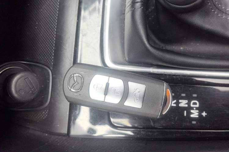 Used Mazda Mazda 3 Axela 2019 Cloud-Controlled Sedan 1.5L Automatic Luxury Model China VI Standard
