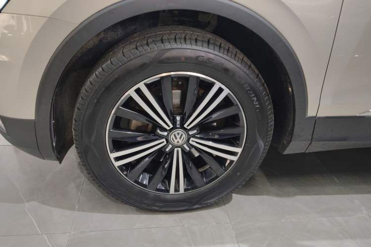 Used Volkswagen Tiguan L 2019 330TSI Automatic Two-Wheel Drive Panoramic Comfort Edition China VI Standard
