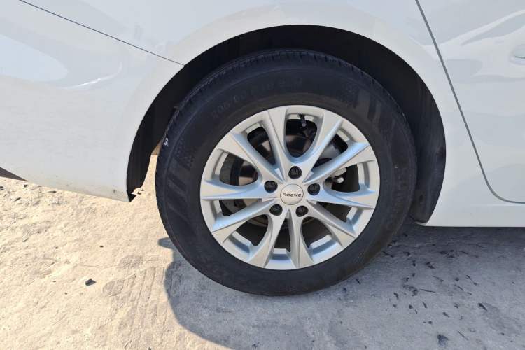 Used Roewe i5 2023 1.5L Manual Comfort Edition
