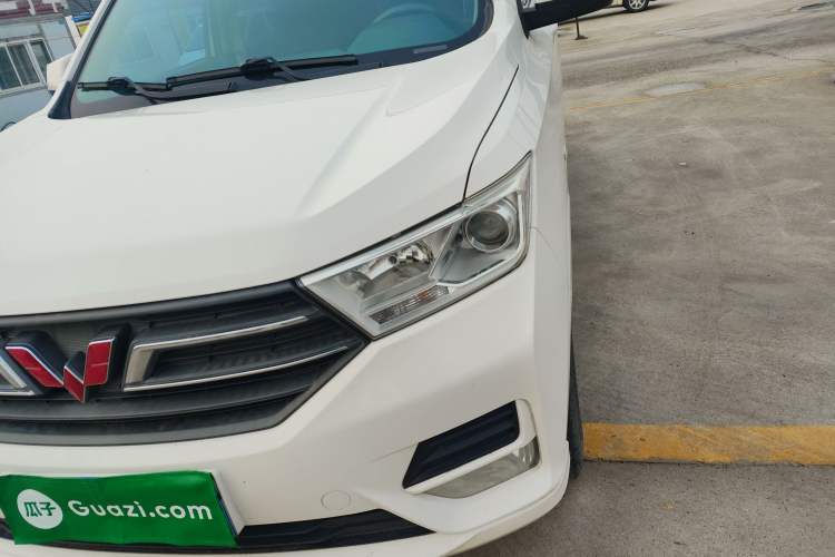 Used Wuling Hongguang 2019 1.5L S Standard Version China VI LAR
