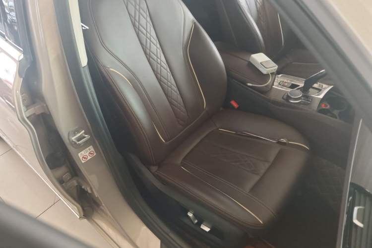 Used BMW 5 Series 2018 530Li Luxury Edition Premium Package
