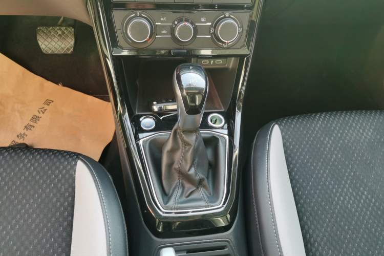 Used Volkswagen Tacqua 2023 200TSI DSG Joy-Connect Edition
