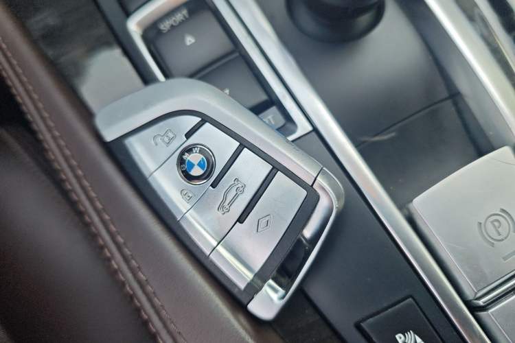 Used BMW 5 Series 2014 525Li Luxury Design Package