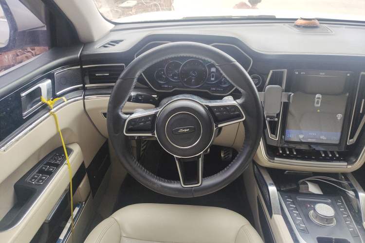 Used Zotye T700 2017 1.8T Dual-Clutch Luxury Model
