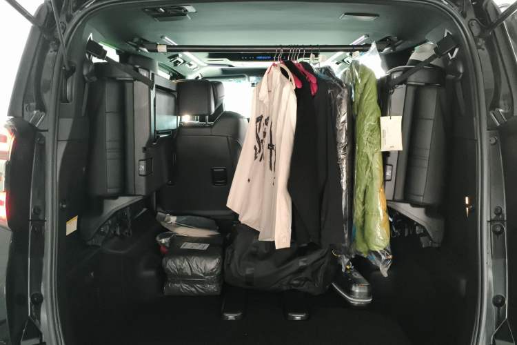 Used Toyota Vellfire 2021 Crown Dual-Engine 2.5L HV Supreme Edition
