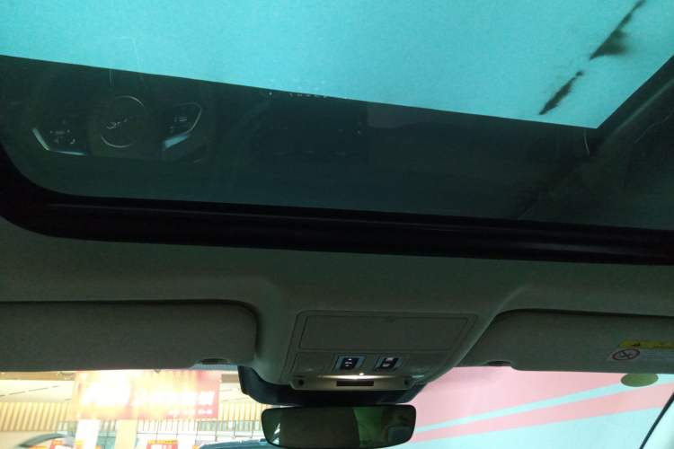 Used Jaguar XFL 2024 2.0T P250 Two-Wheel Drive Prestige Luxury Edition