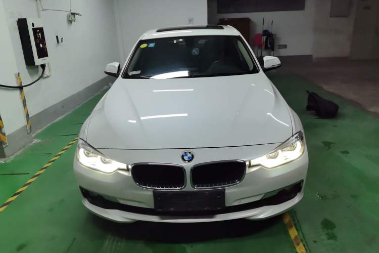 Used BMW 3 Series 2016 320Li Ambition Model
