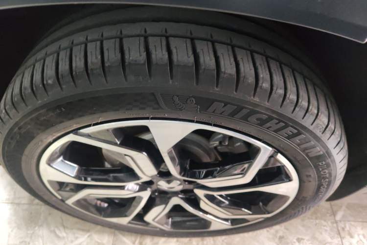 Used Nio ES8 2020 415 KM Signature Edition 7-Seater Version
